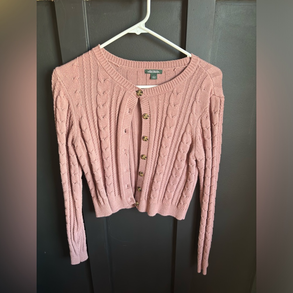 Cropped pink knit cardigan